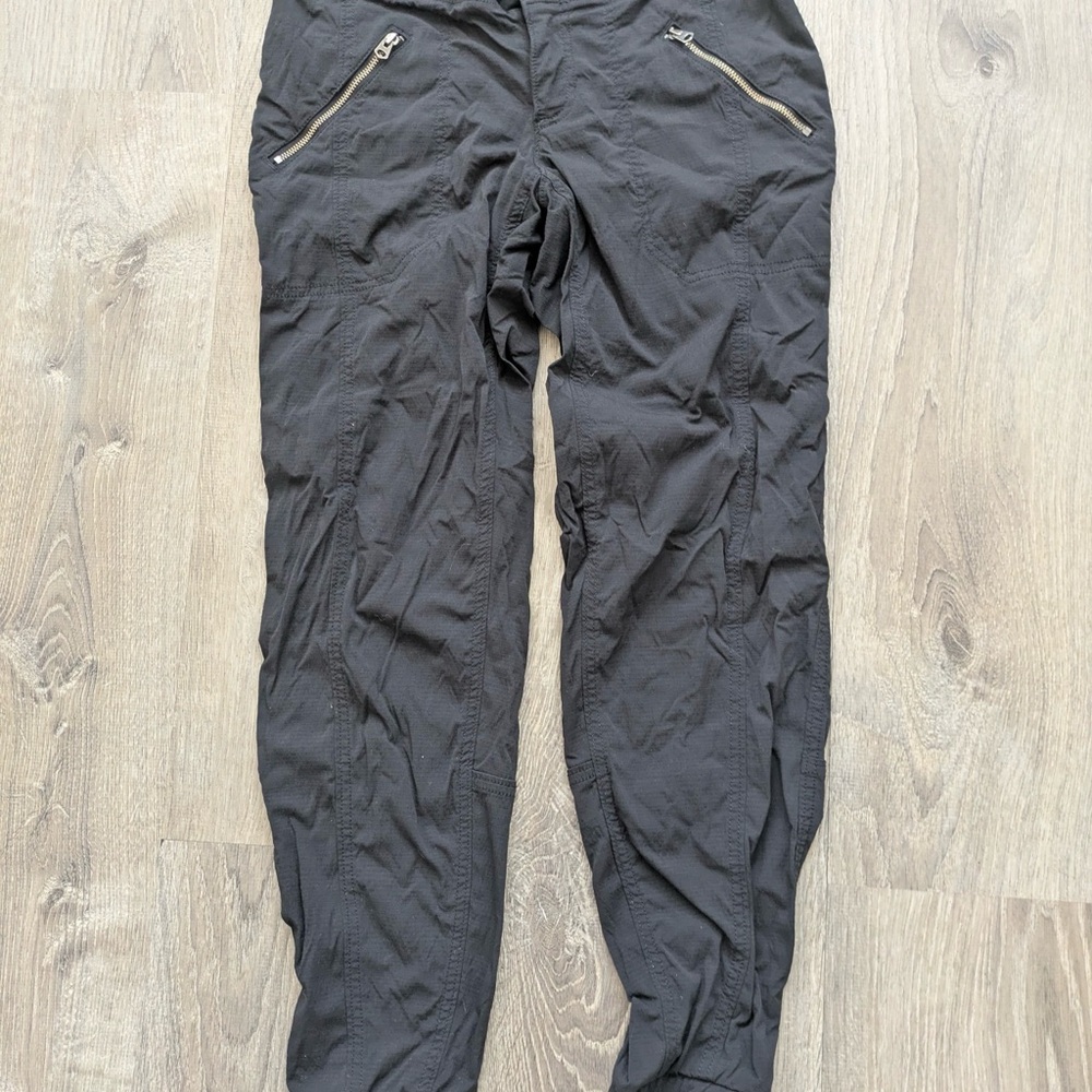 Athleta Jogger Pants with Zipper Pockets size 2